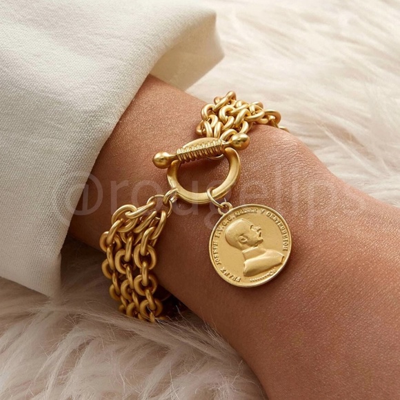 Coin Medallion Charm Rhinestone Gold Tone Chain Dangle Bracelet - Picture 1 of 6